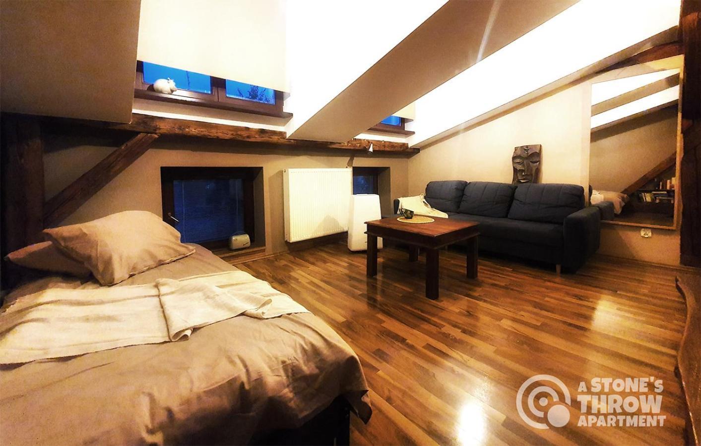 A Stone'S Throw Apartment كراكوفيا المظهر الخارجي الصورة