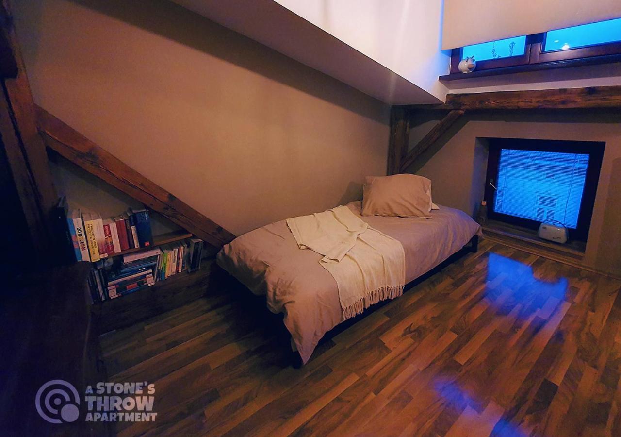 A Stone'S Throw Apartment كراكوفيا المظهر الخارجي الصورة