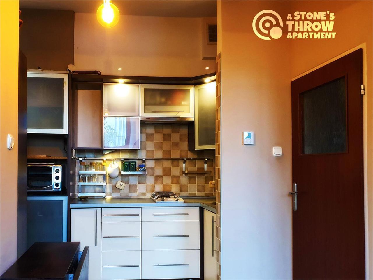 A Stone'S Throw Apartment كراكوفيا المظهر الخارجي الصورة